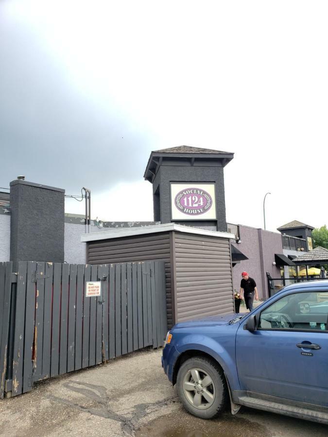 Tower Inn Estevan Ngoại thất bức ảnh